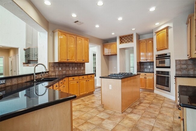 Building Photo - 1421 Savoy Ct