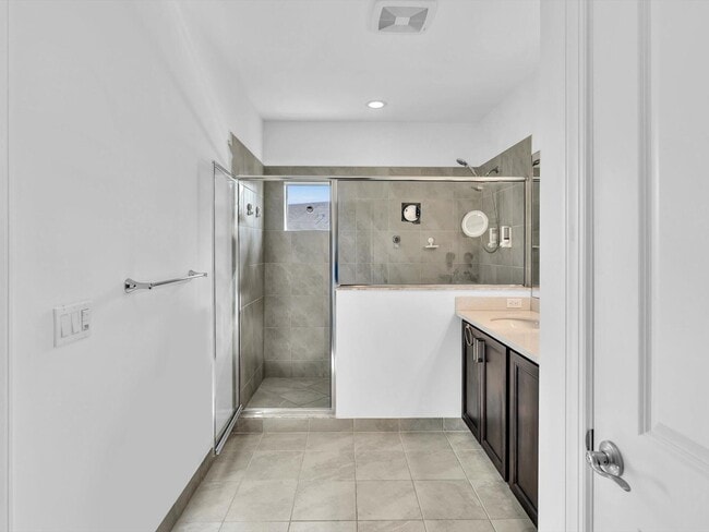 Building Photo - 556 Sanderling Cir