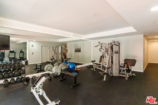 Building Photo - 2700 Cahuenga Blvd