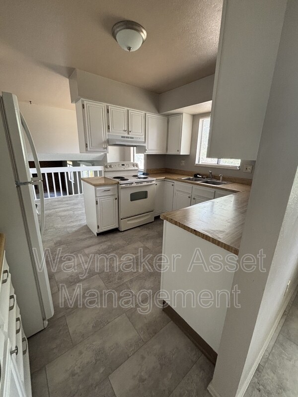 Building Photo - 6625 Snowbird Dr