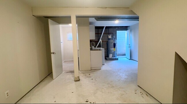 Building Photo - Newley Renovated Four-Bedroom Home