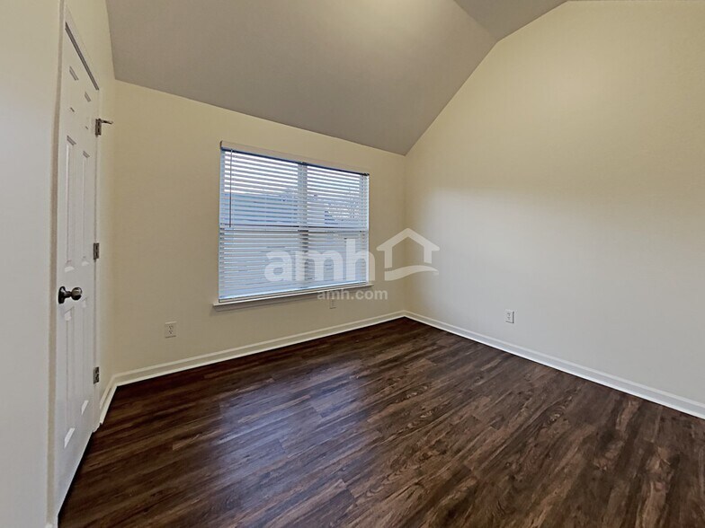 Building Photo - 4150 Arch Pass