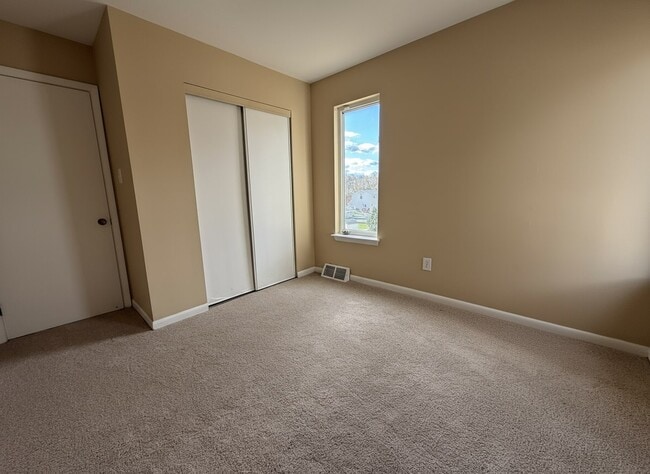 Building Photo - 110 Hamlet Dr