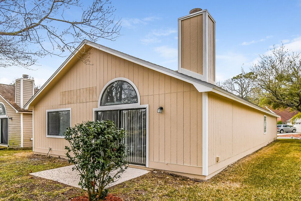 Building Photo - 2847 Lantana Lakes Dr W