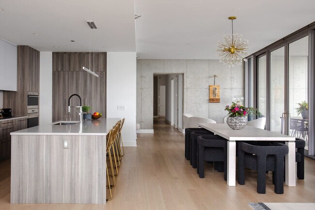 Building Photo - 60 E Randolph St