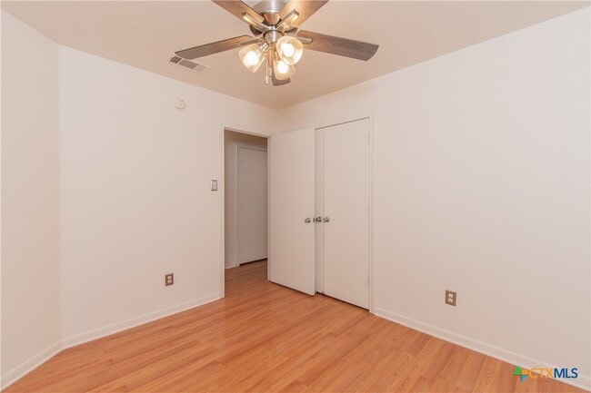 Building Photo - 2907 Lantana Dr
