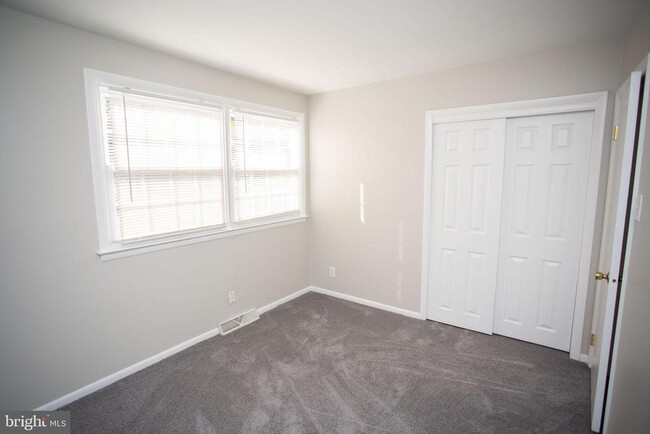 Building Photo - 1016 Eagle Ln