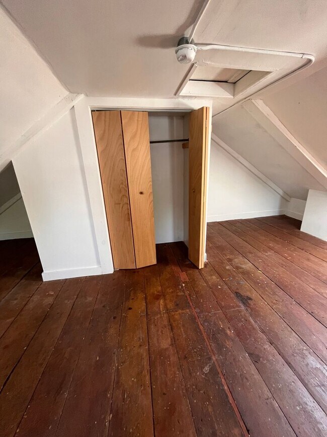 Building Photo - 1-3 Lincoln Ave