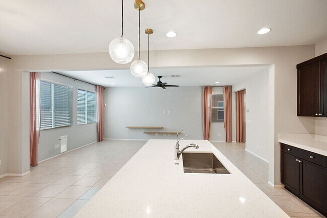 Building Photo - Beautiful 3-Bedroom Home in the Gated Sedona Ranch Community