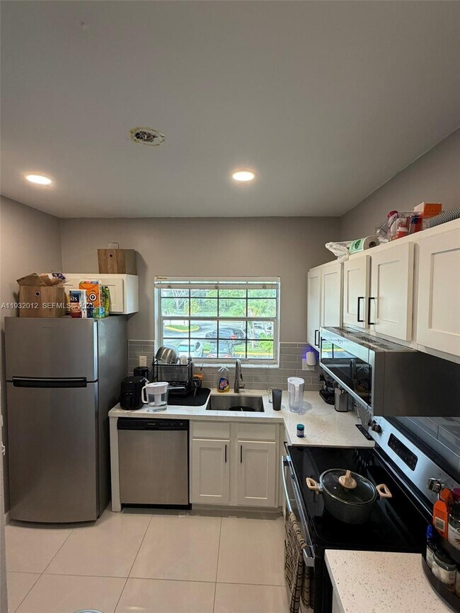 Building Photo - 2301 NW 96th Terrace