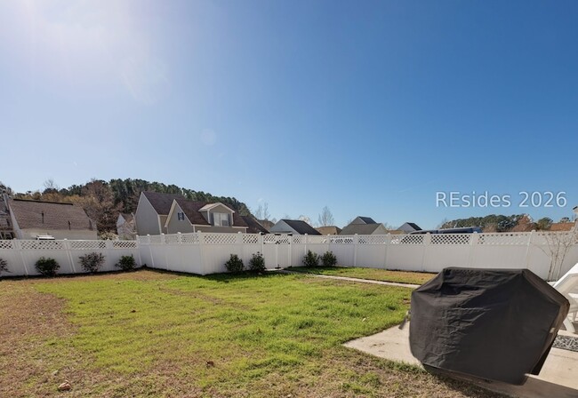 Building Photo - 225 University Pkwy