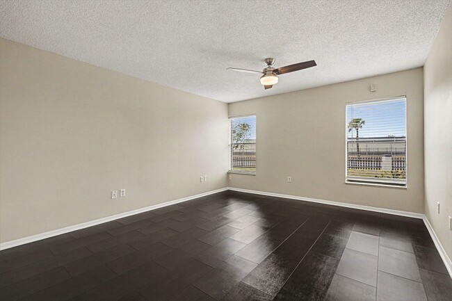 Building Photo - 1011 Clearmont St NE