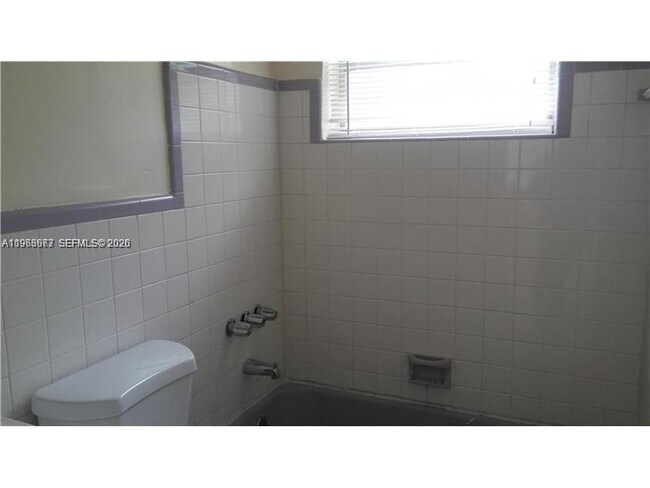 Building Photo - 1013 Foster Rd