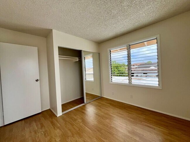 Building Photo - Mililani Town: 4 bed, 2.5 bath House with Den and Large Patio