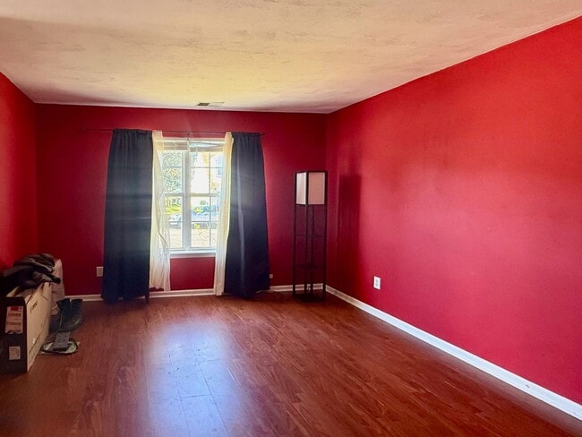 Building Photo - Beautiful 4 Bedroom Home for Rent – Pet Fr...