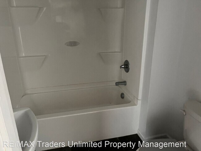 Building Photo - 3 br, 1 bath House - 702 Park Ave.