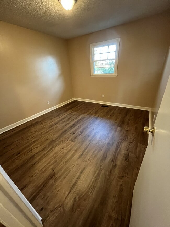 Building Photo - 3935 Yokley St