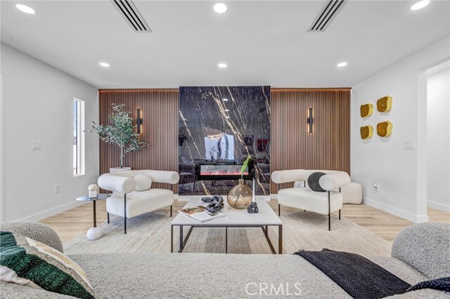 Building Photo - 13021 Killion St