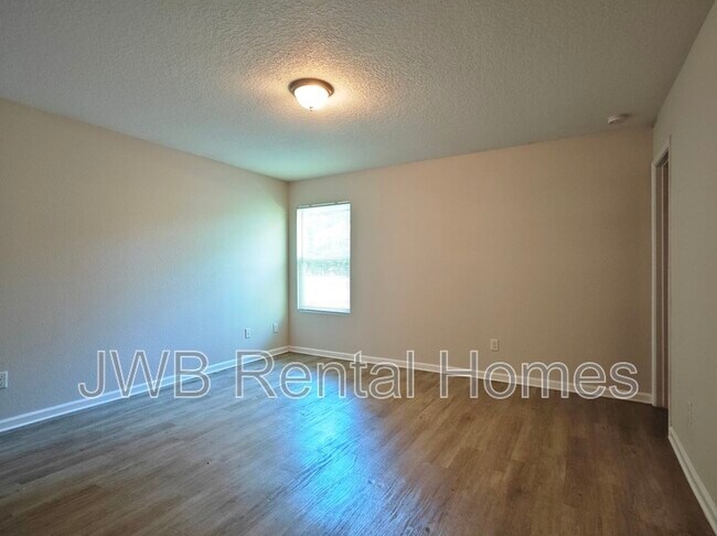 Building Photo - 7458 Oriole St