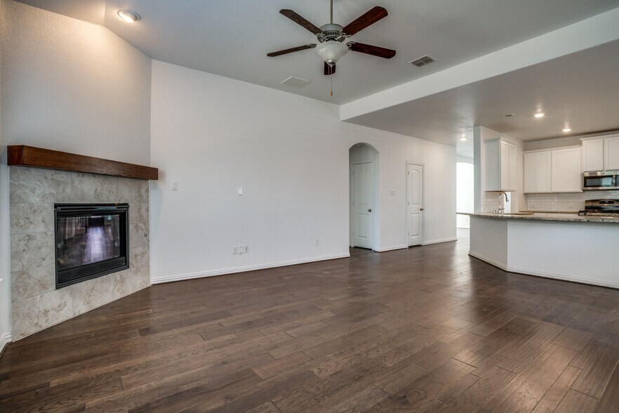Building Photo - 4546 Frost Ave