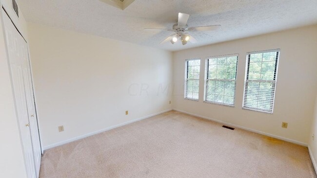 Building Photo - 6498 Ringsend Ct