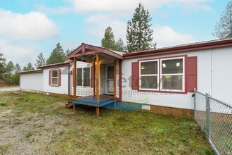 Building Photo - 3 Bedroom 2 Bathroom Home with Attached 2-Car Garage Available in Athol!