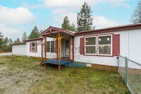 Building Photo - 2 Bedroom 2 Bathroom Home with Attached 2-Car Garage Available in Athol!