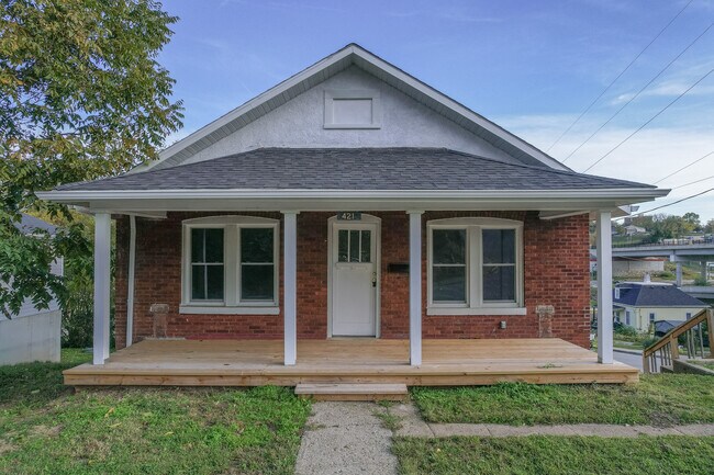 Building Photo - 421 Marshall St