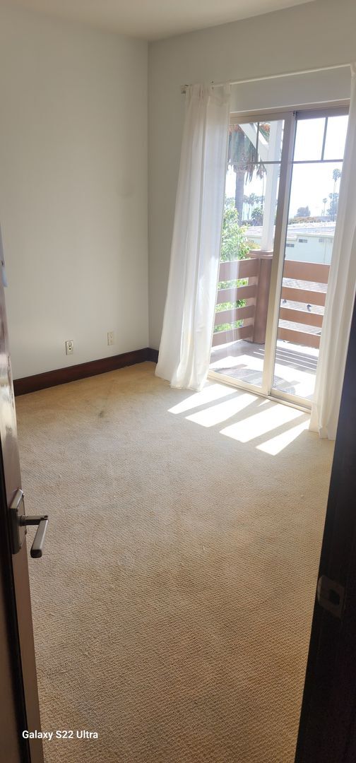 Building Photo - Spacious and freshly updated 2 bedroom, 2 ...