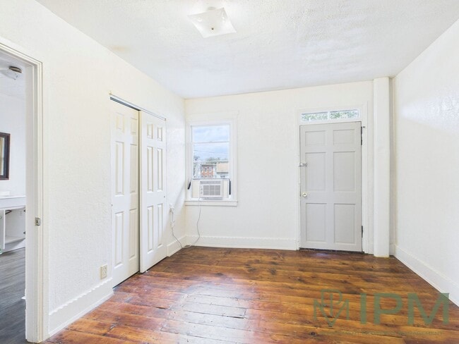 Building Photo - Coming Soon! 3 Bedroom, 1 Bath Home in Yor...