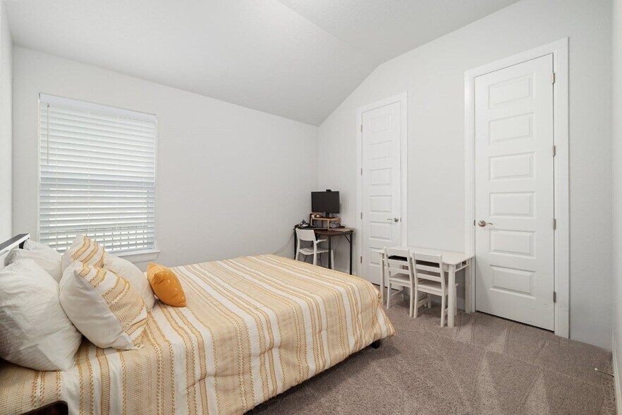 Bedroom 3 - 513 Elworth Path