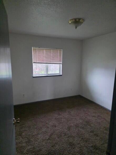 Building Photo - 264 Ecols St S