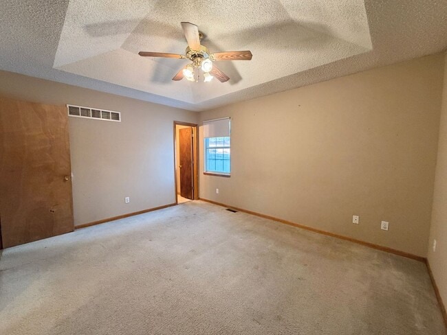 Building Photo - All electric ranch