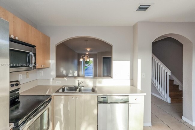 Building Photo - 17166 SW 138th Ct