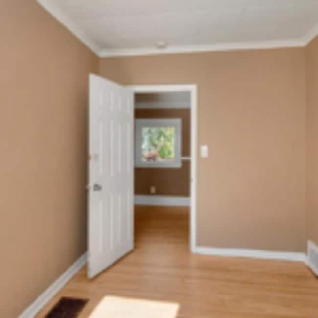 Building Photo - 319 N 22nd Ave W