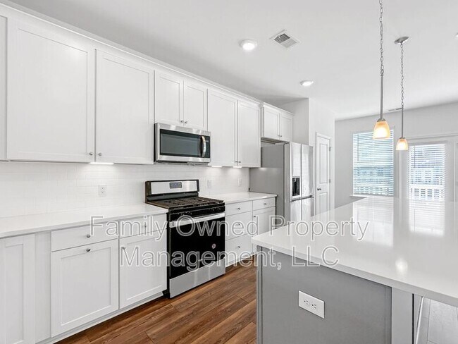 Building Photo - 162 Yorkshire Dr