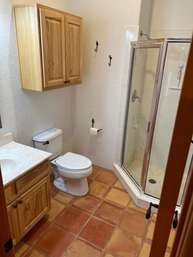 Building Photo - 16 Vista Encantada Dr