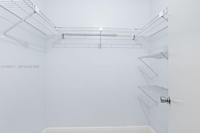 Building Photo - 2771 Riverside Dr