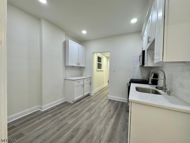 Building Photo - 1015 Flora St