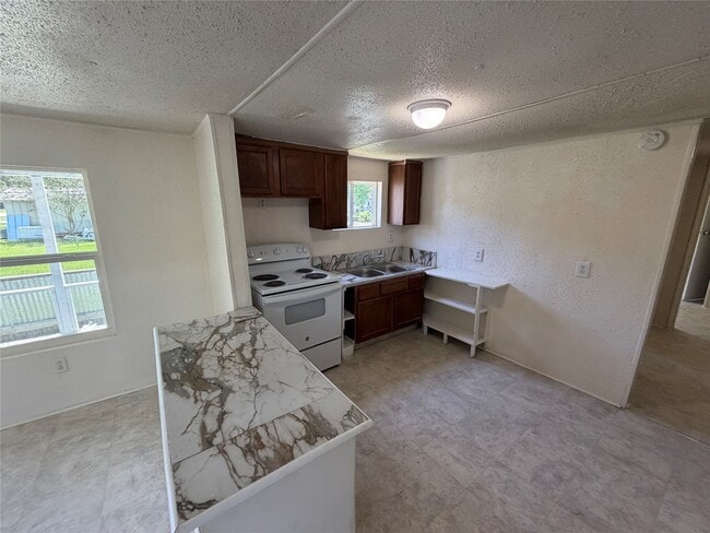 Building Photo - 8979 Gladewood