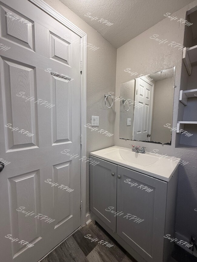 Building Photo - 909 3rd Ave