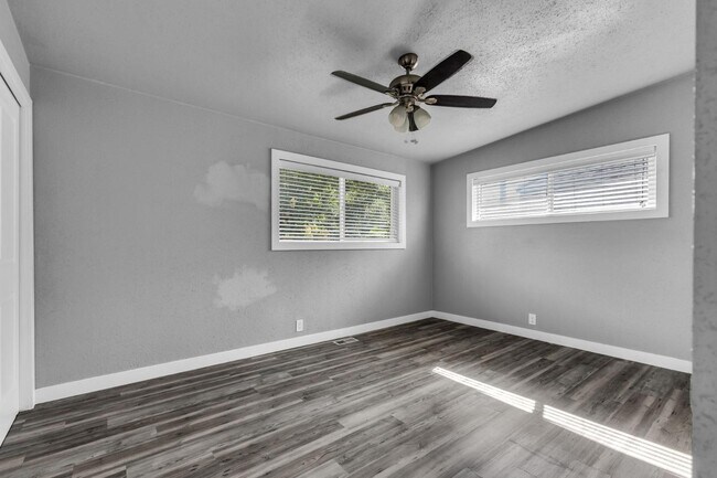 Building Photo - 3876 S Lee Maur St