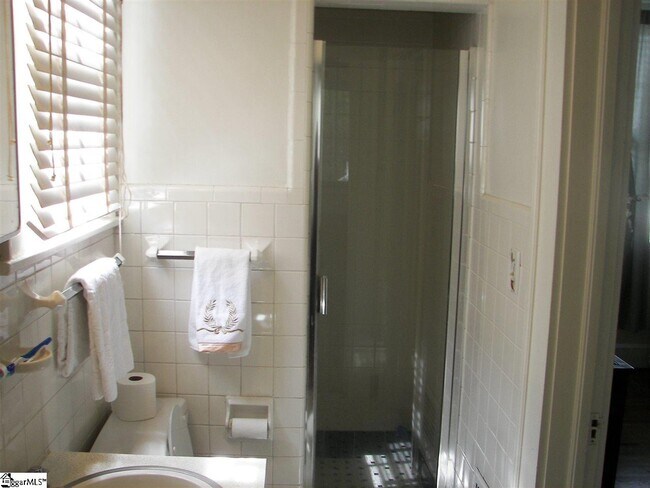 Building Photo - 101 W Augusta Pl