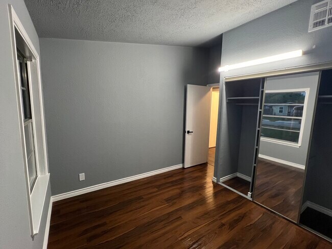 Building Photo - 4851 Castle Bow