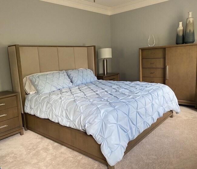 Building Photo - 204 Reserve Place