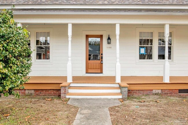 Building Photo - 1105 E Jackson St