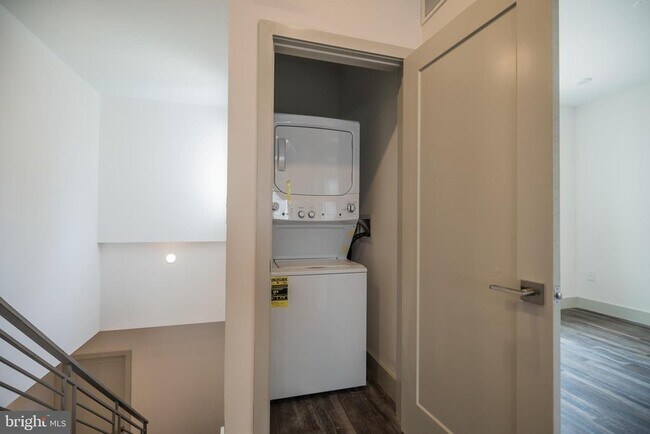 Building Photo - 3716 Haverford Ave