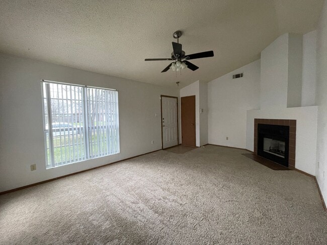 Building Photo - 900 Haynes Dr