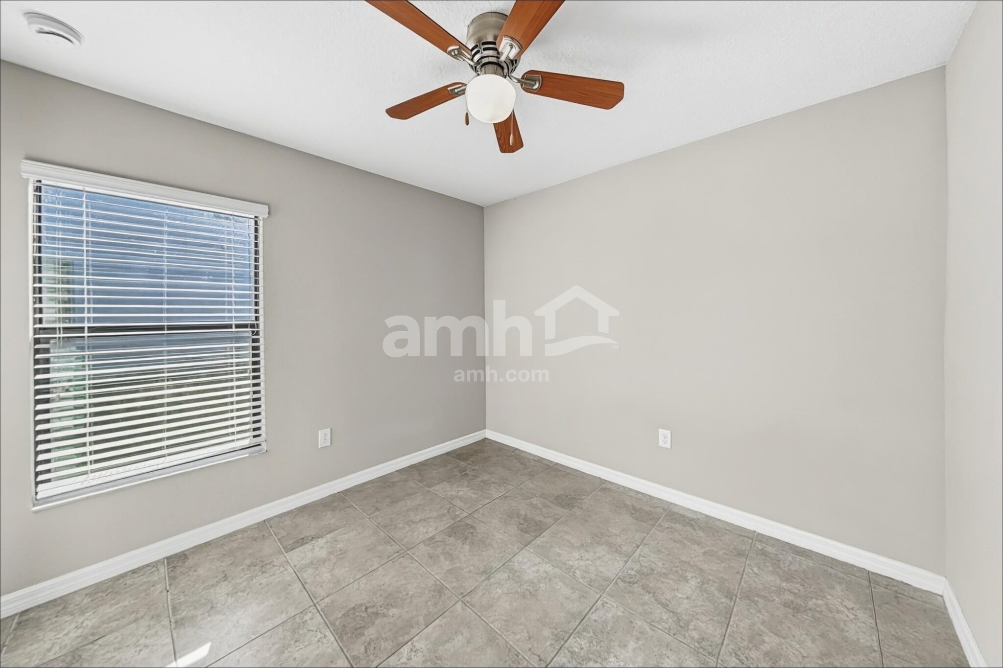 Building Photo - 10132 Carloway Hills Dr