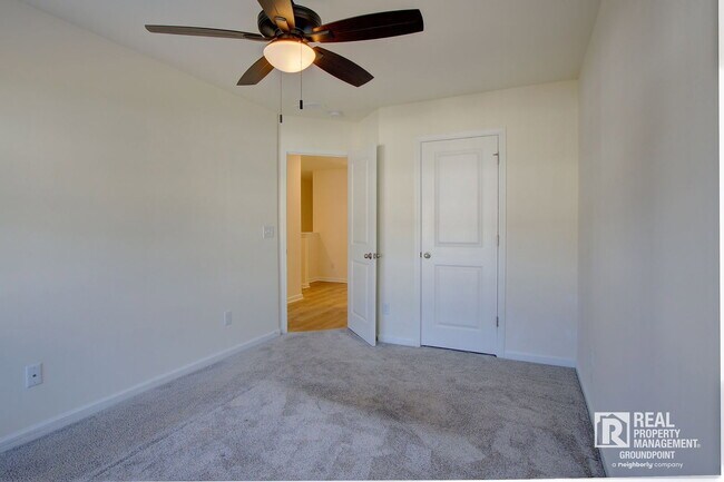 Building Photo - 432 Trotters Ln